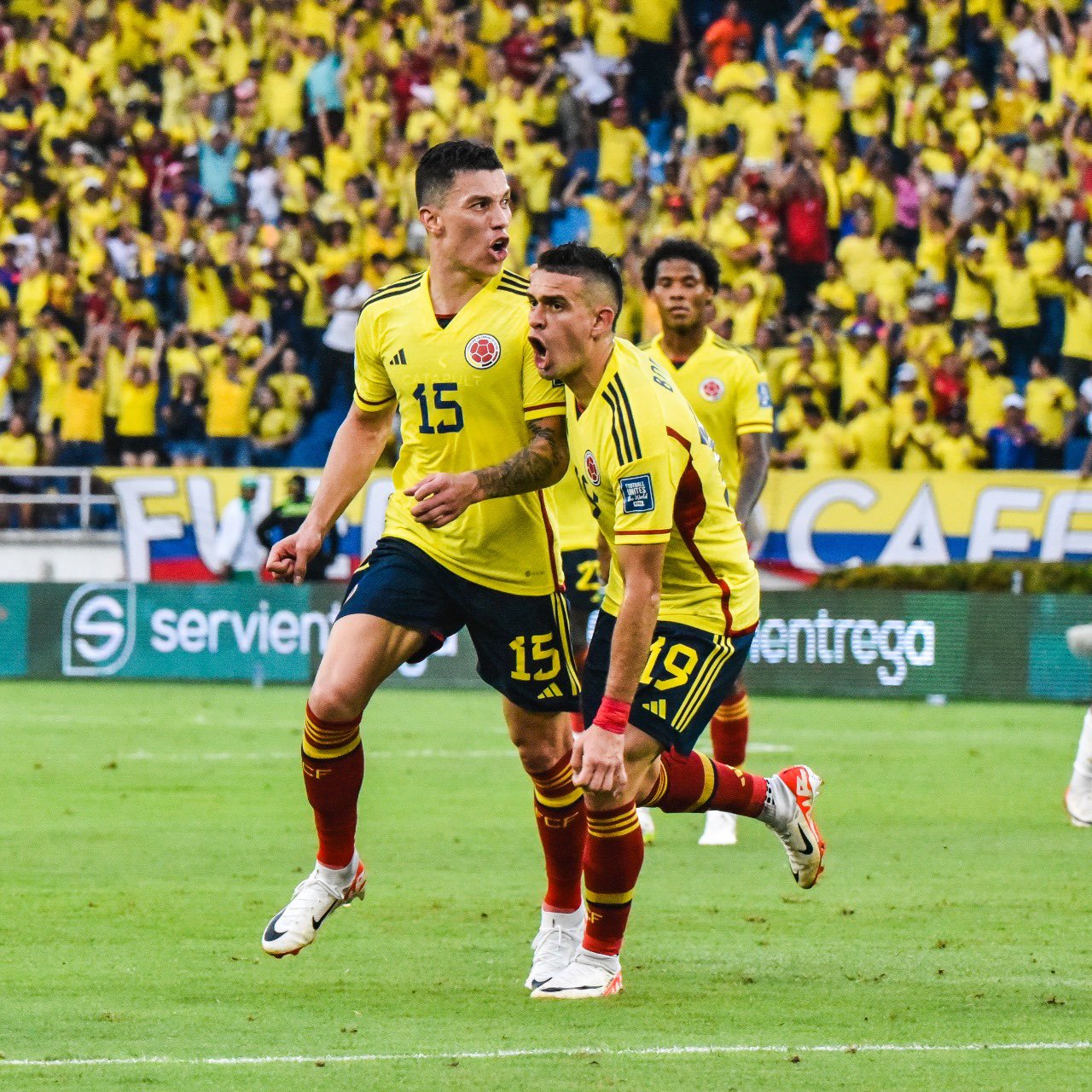 Colombia deja escapar dos puntos en Barranquilla tras empatar 2-2 con  Uruguay