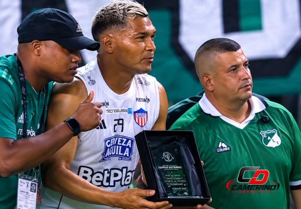 Homenaje a Teófilo Gutiérrez en el estadio